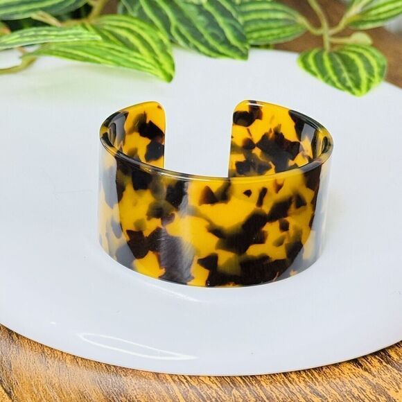 Vintage Thermoset Faux Tortoise Shell Wide Plastic Open Cuff Bracelet Small - Picture 2 of 6